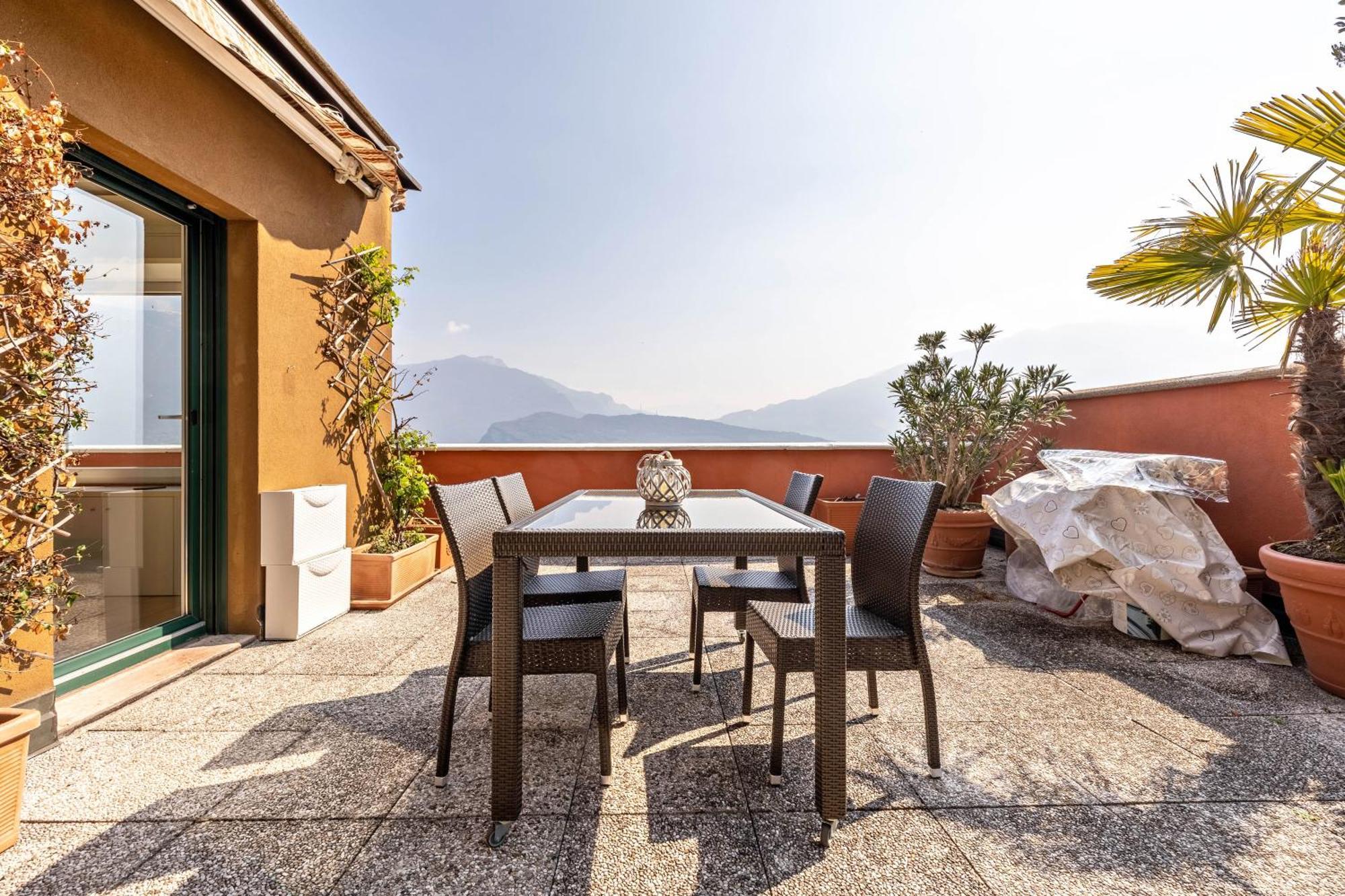 Casa Sara With Swimming Pool Lejlighed Riva del Garda Eksteriør billede