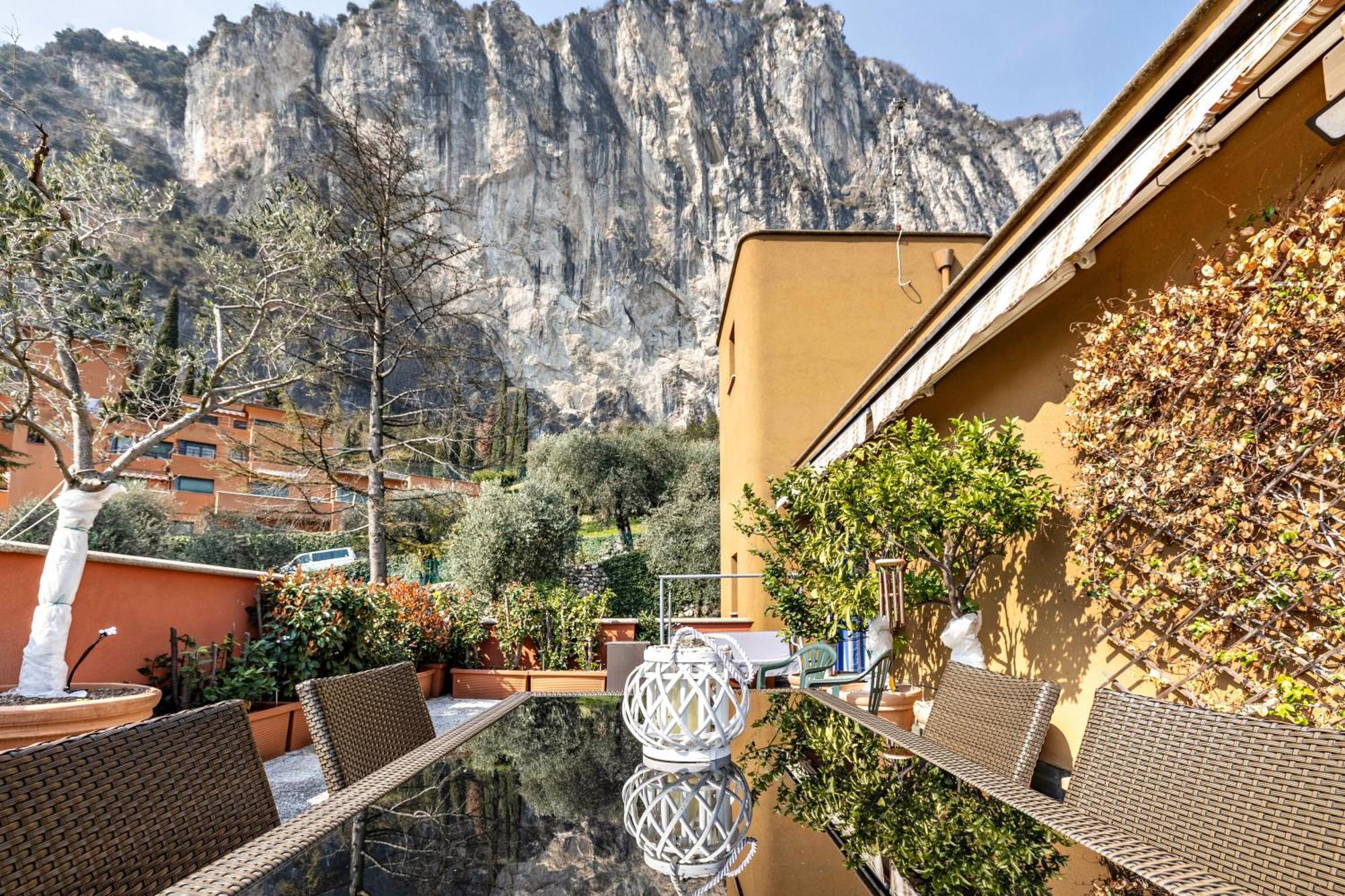 Casa Sara With Swimming Pool Lejlighed Riva del Garda Eksteriør billede